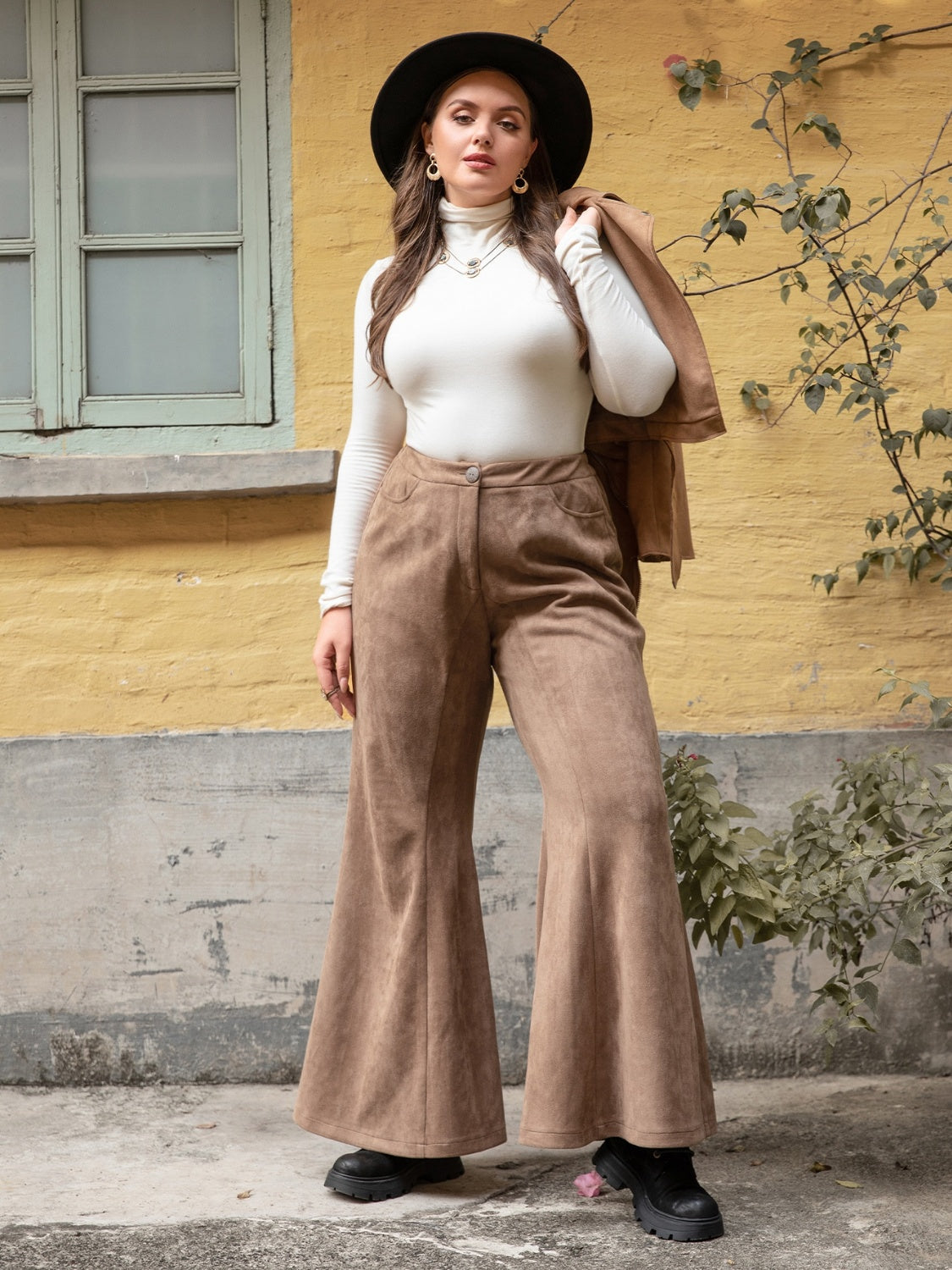 Plus Size Pocketed Flare Pants Trendsi